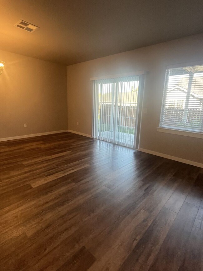 Foto del edificio - 1835-1837 Lillian St