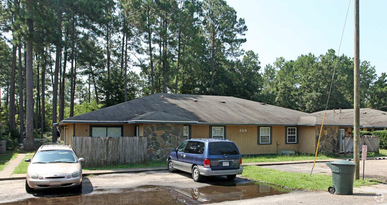 Building Photo - 320 Crow Rd