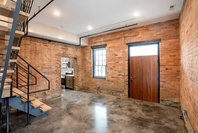 Photo - 225 Old South High St Apartment