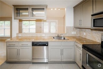 Building Photo - 1302 Danbury Square