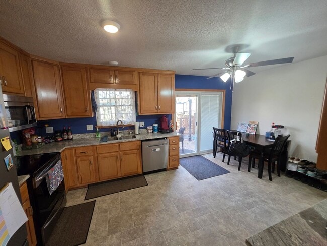 Foto del edificio - 802 Brentwood Ave