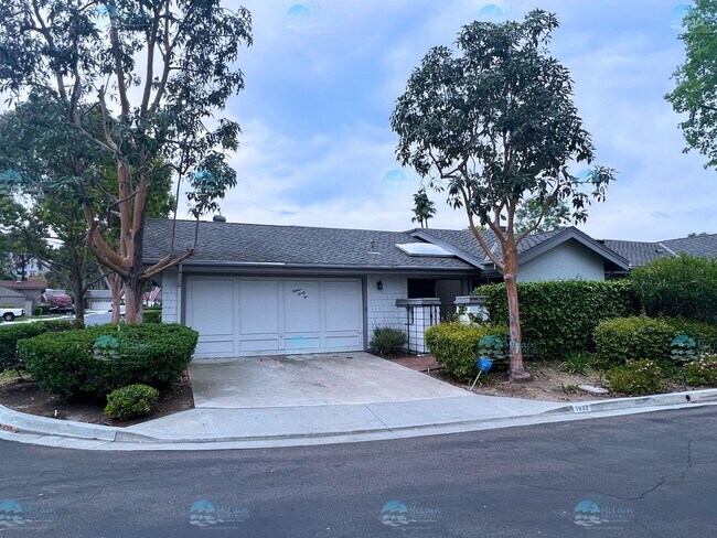 Building Photo - Lakefront 3 Bedroom in San Marcos with a Dock
