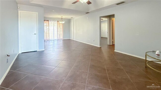 Building Photo - 16 Evergreen Ave