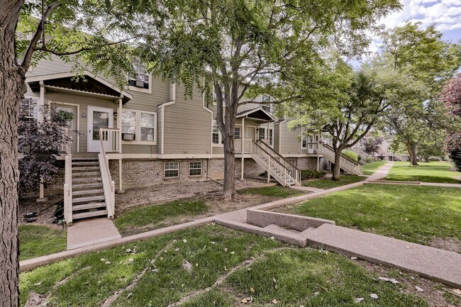 Building Photo - 3200 Azalea Dr