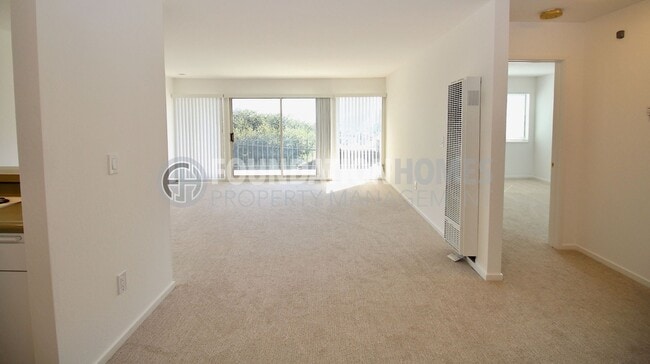 Building Photo - Sausalito Condo with Scenic Views!  Covered Parking!  Pool!  FOUNDATION
