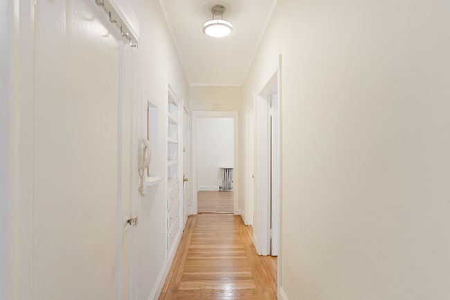 Building Photo - 1732 6th Ave