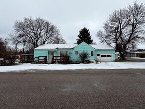 Building Photo - 181 W Custer Ave