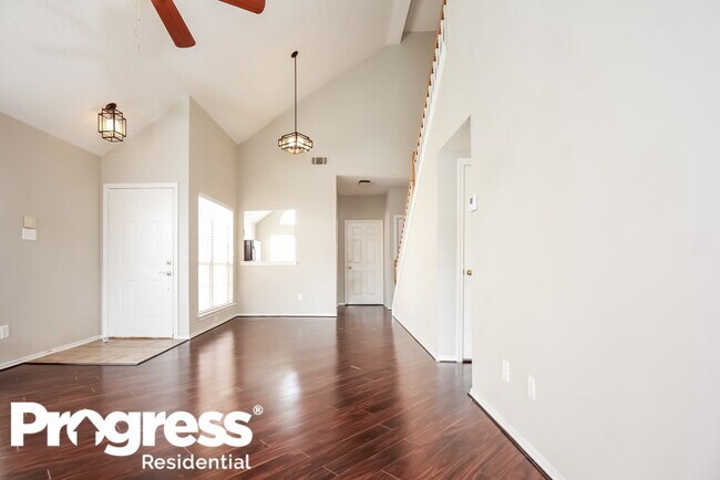 Foto del edificio - 926 Azalia Dr