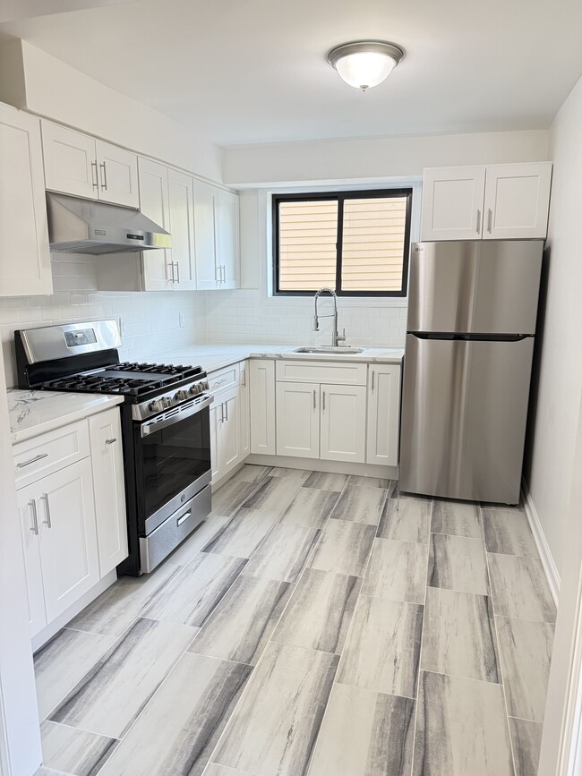 Building Photo - 1207 30th Dr