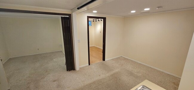 Building Photo - 867 Snelling Ave S