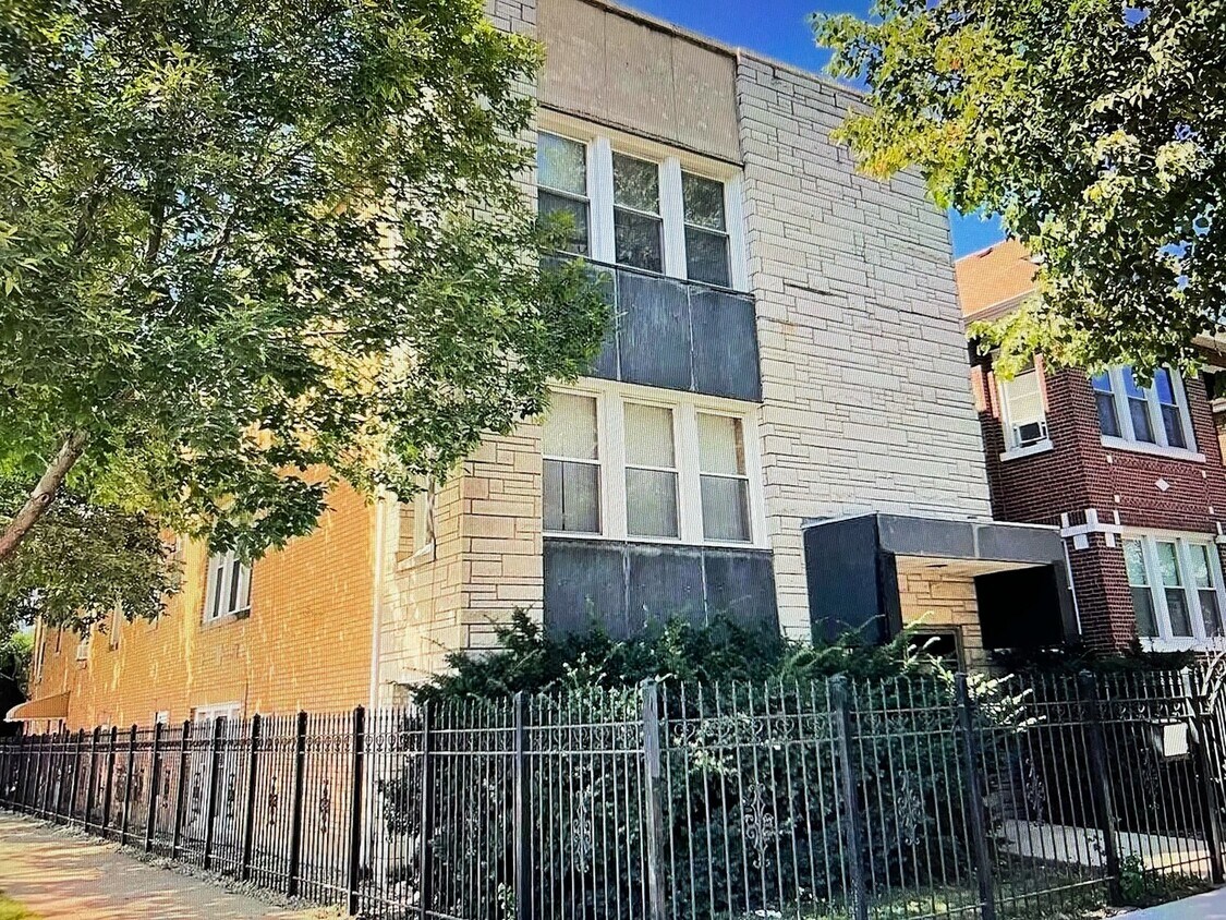 Primary Photo - 4858 S Springfield Ave