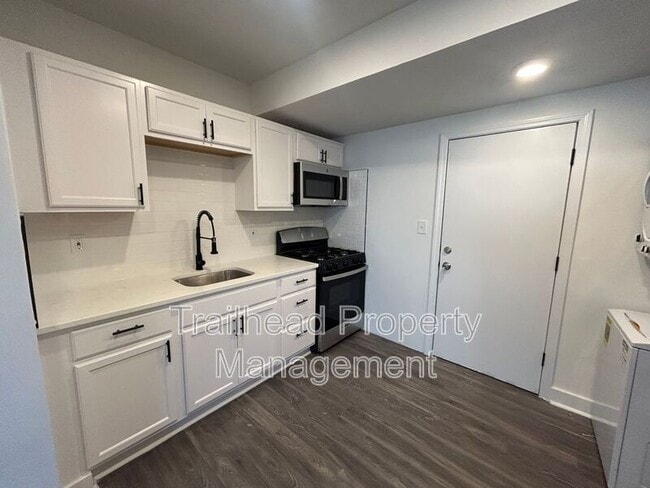 Foto del edificio - 6409 Brookside Rd