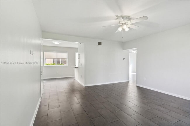 Foto del edificio - 8501 Hawthorne Ave