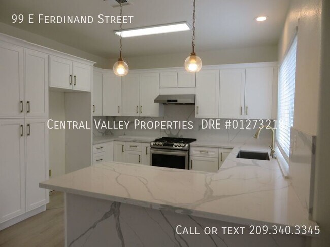 Foto del edificio - 99 E. Ferdinand Street, Tracy!