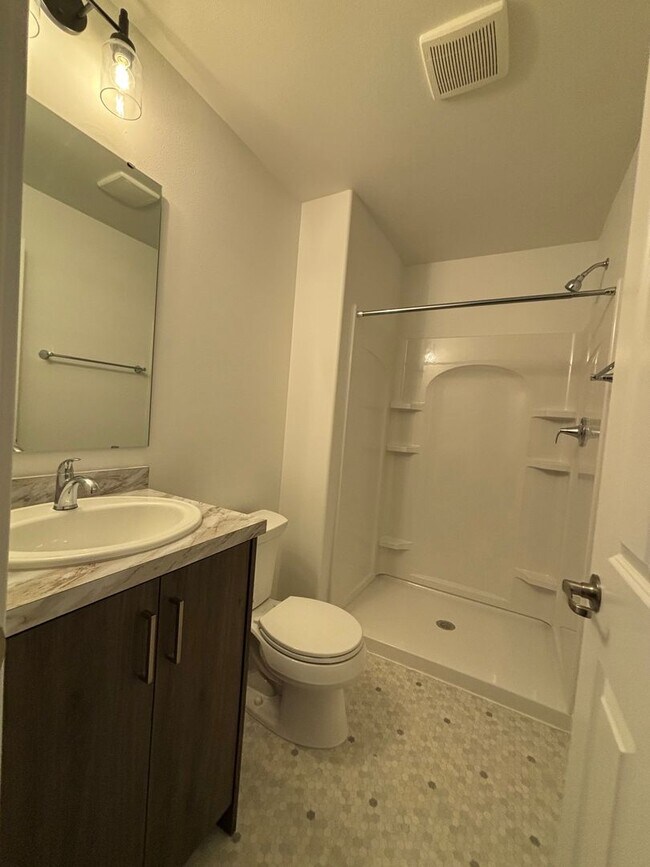 Foto del edificio - 3 Bed 3 Bath Townhome