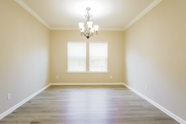 Building Photo - 145 Athens Dr