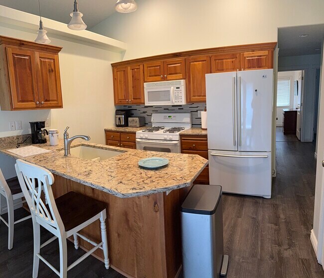 Building Photo - 3660 Merlin Dr