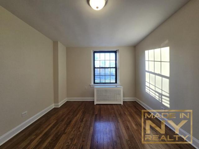 Foto del edificio - 2 bedroom in SUNNYSIDE GARDENS NY 11104