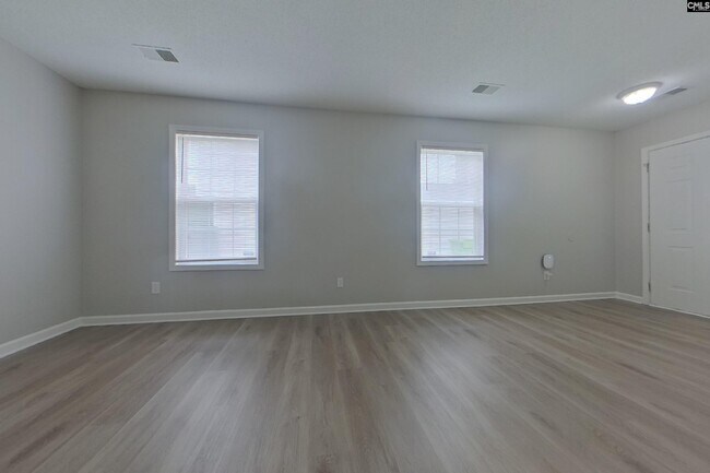 Foto del edificio - 404 Castle Ridge Dr