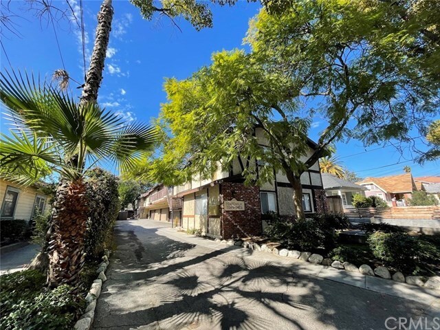 Primary Photo - 419 N Catalina Ave