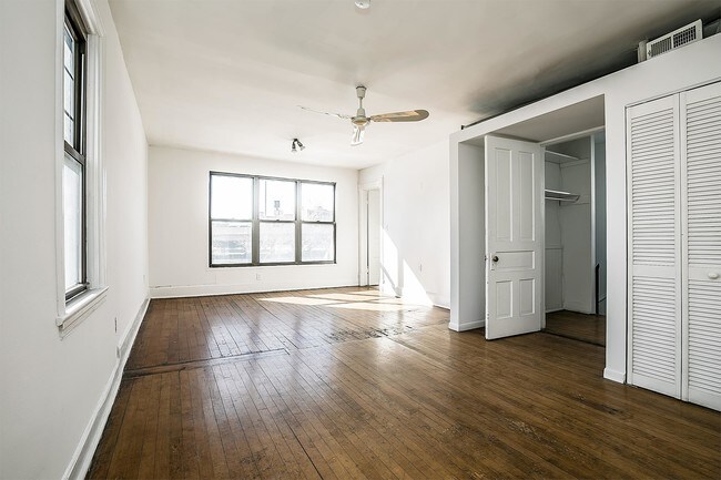 Foto del edificio - 2025 S Ruble St