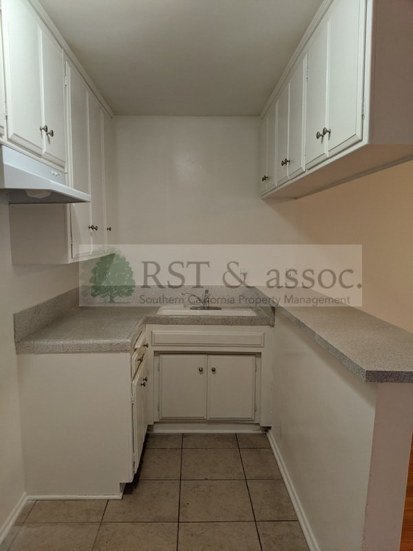 Building Photo - 1405 S Westmoreland Ave