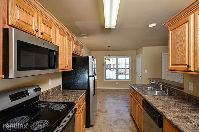 Building Photo - 101 Pelion Way