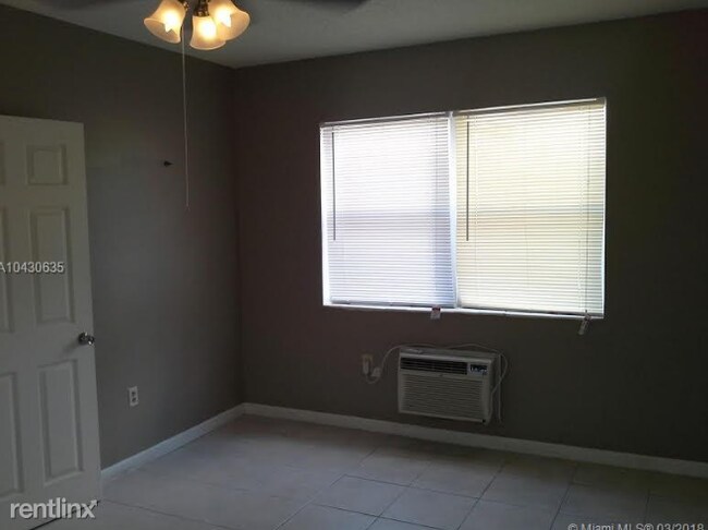 Foto del edificio - 1633 N Treasure Dr