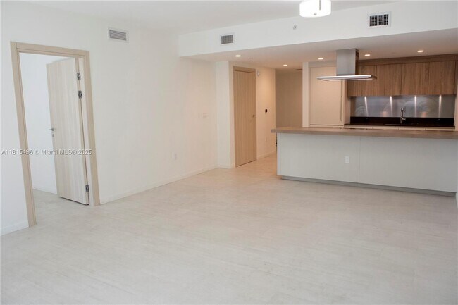 Building Photo - 1000 Brickell Plaza