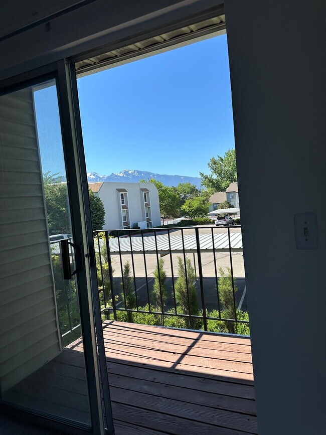 Foto del edificio - 1030 E Quail Vista Ct