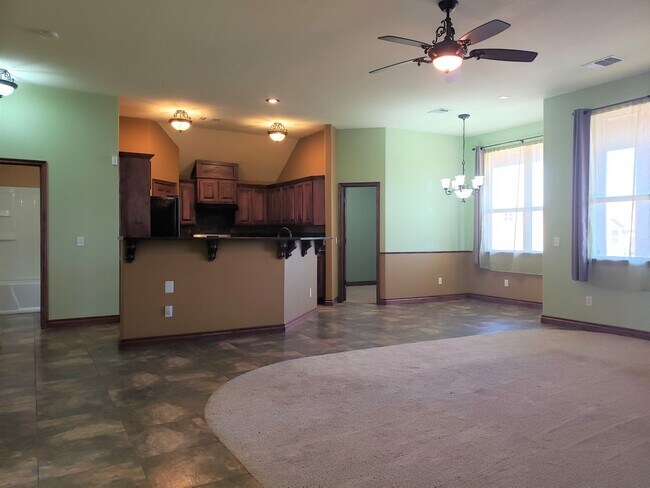 Foto del edificio - 329 Madison Pl Dr