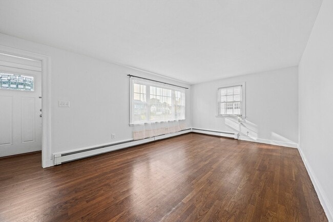Building Photo - 8 Petrel Rd