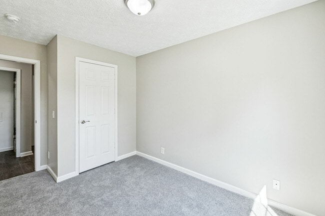 Living room - The Everly Apartments