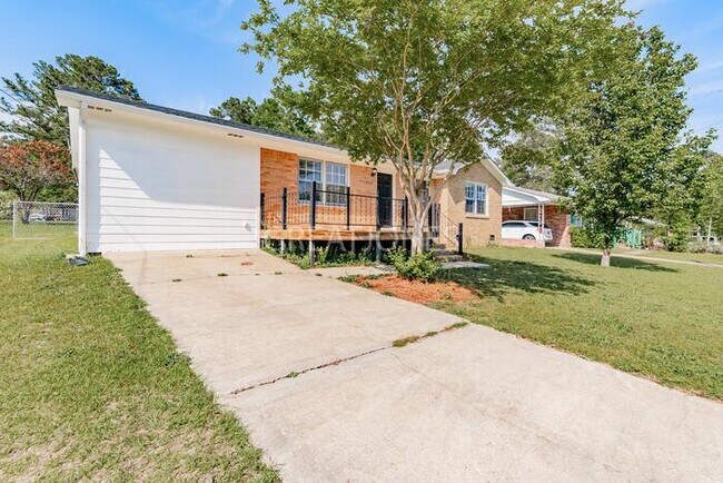 Building Photo - 1603 Fairfax Dr