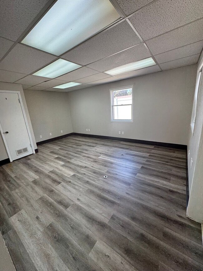 Foto del edificio - 104 1st St NE