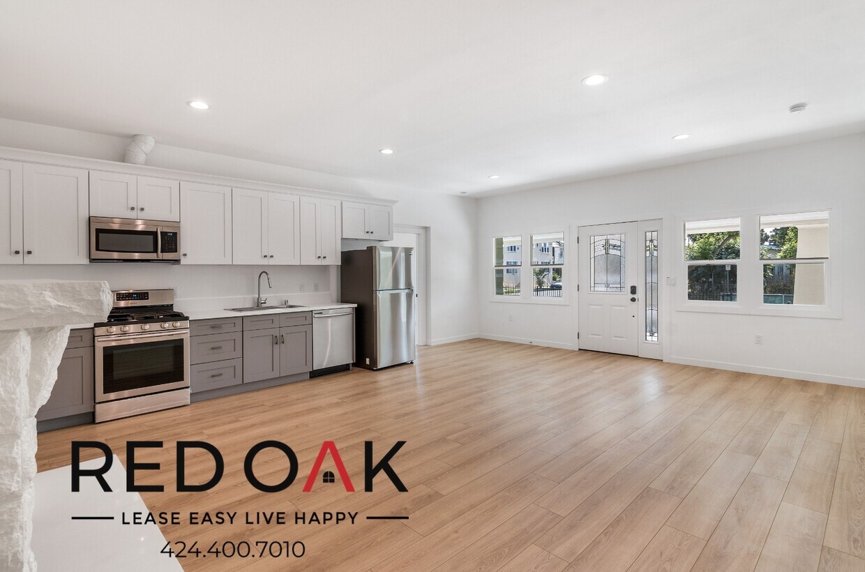 Foto principal - 3001 Raymond Ave
