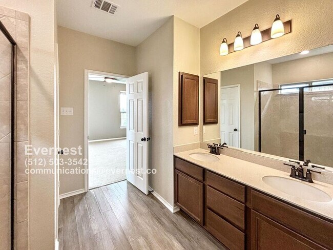 Building Photo - 106 Sweet Autumn Dr