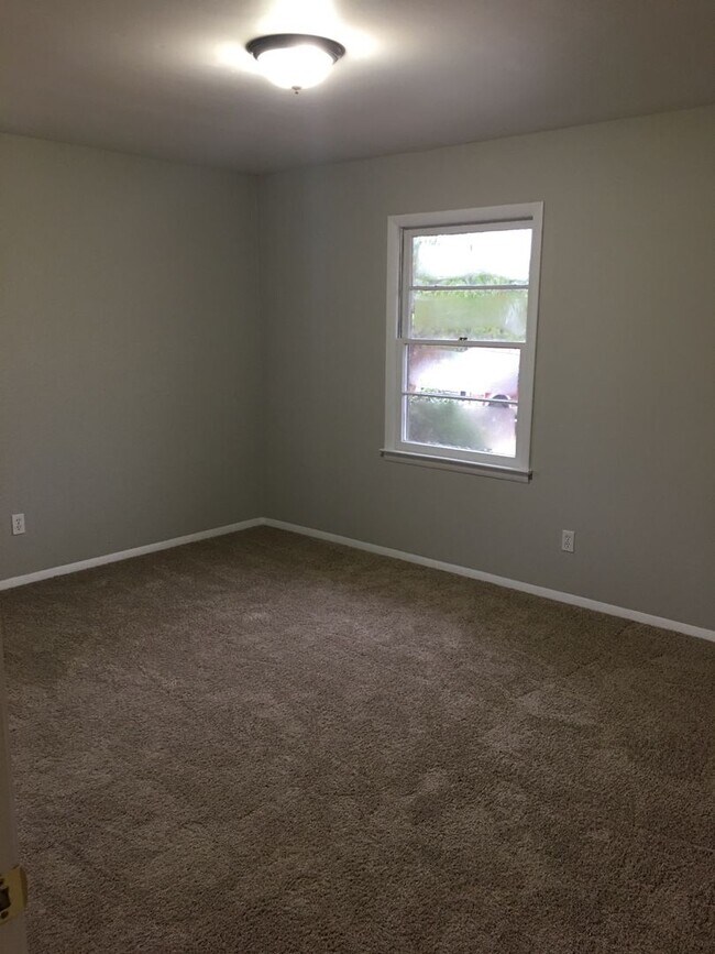 Building Photo - 2103 Carrollton Villa Rica Hwy