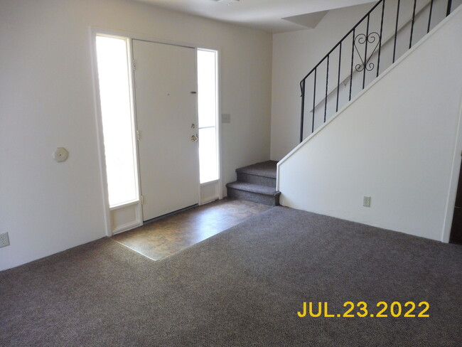 Building Photo - 1333 S Coffman St