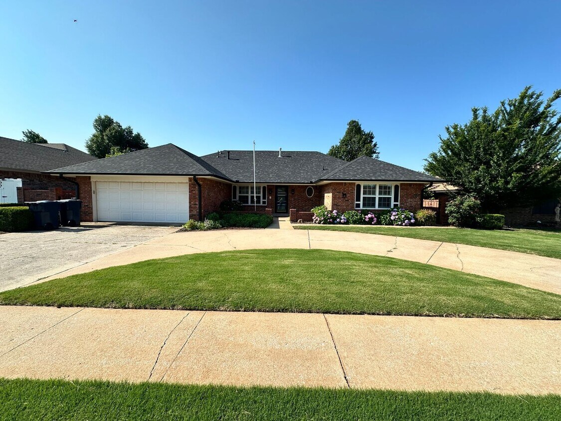 Foto principal - For Rent: Upgraded 3 Bed, 2.5 Bath Home in...