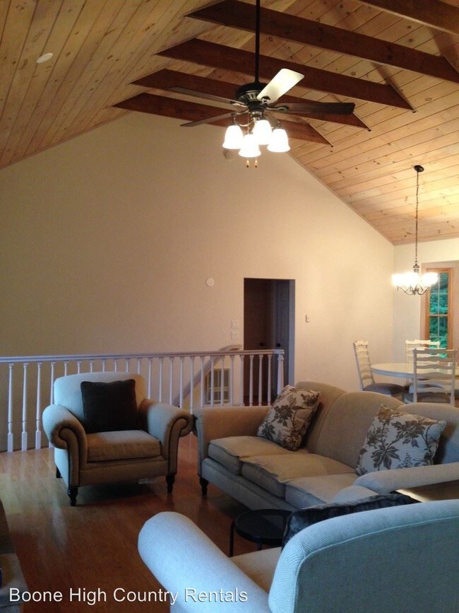Building Photo - 127 Raven Rd
