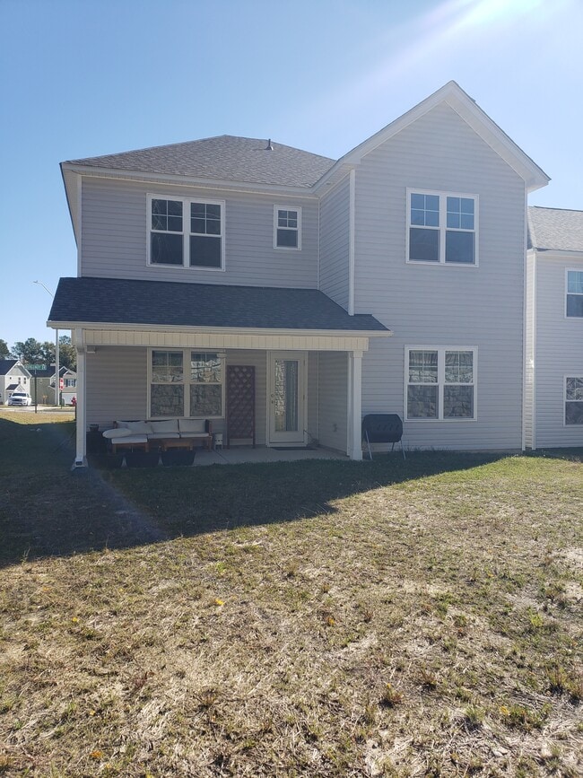 Building Photo - 500 Burgundy Dr