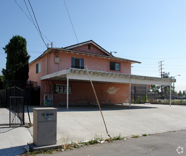 Building Photo - 1208 E Sixth St