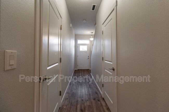 Foto del edificio - 5831 NE 56th Pl