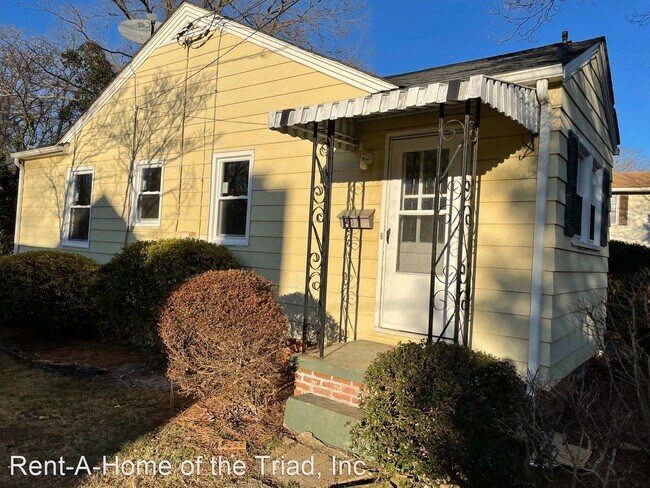 Building Photo - 2 br, 1 bath House - 2224 West Cone Boulevard