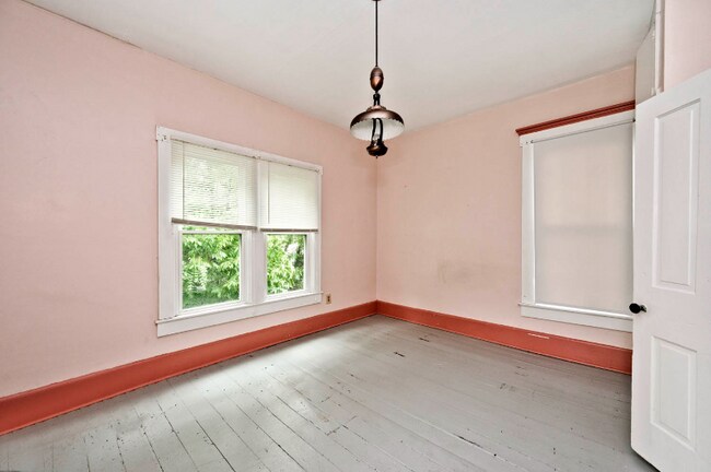 Building Photo - 269 N Vine St