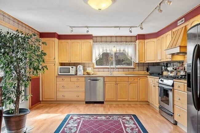 Foto del edificio - 68 E Bluff Rd