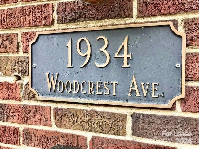 Foto del edificio - 1934 Woodcrest Ave