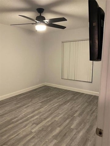 Foto del edificio - 3350 Jaywood Terrace
