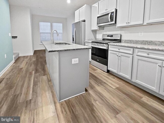 Foto del edificio - 8255 Knight Station Way